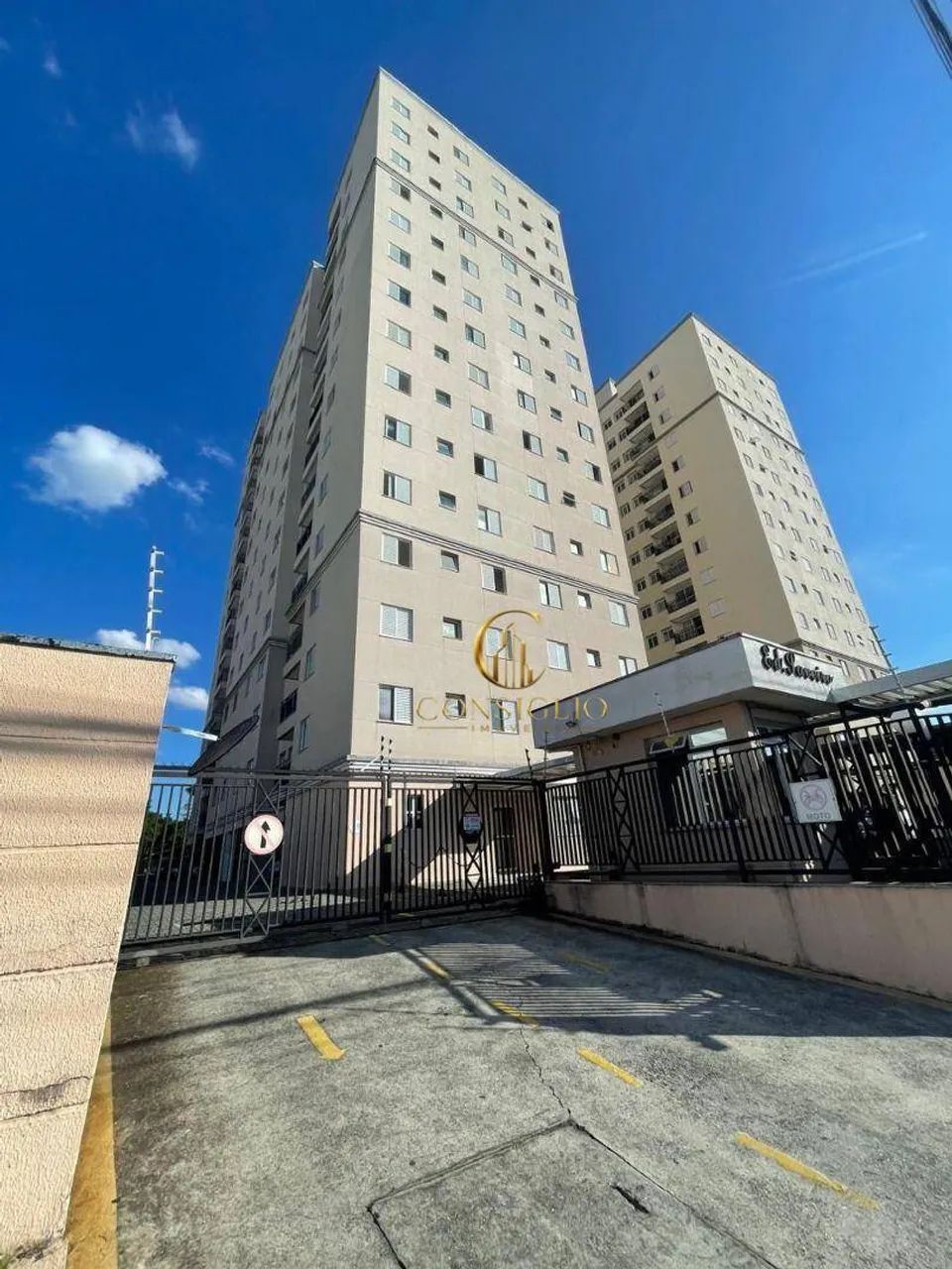 Apartamento com 3 dormitórios para alugar no Ed. Saveiro-Monte Castelo