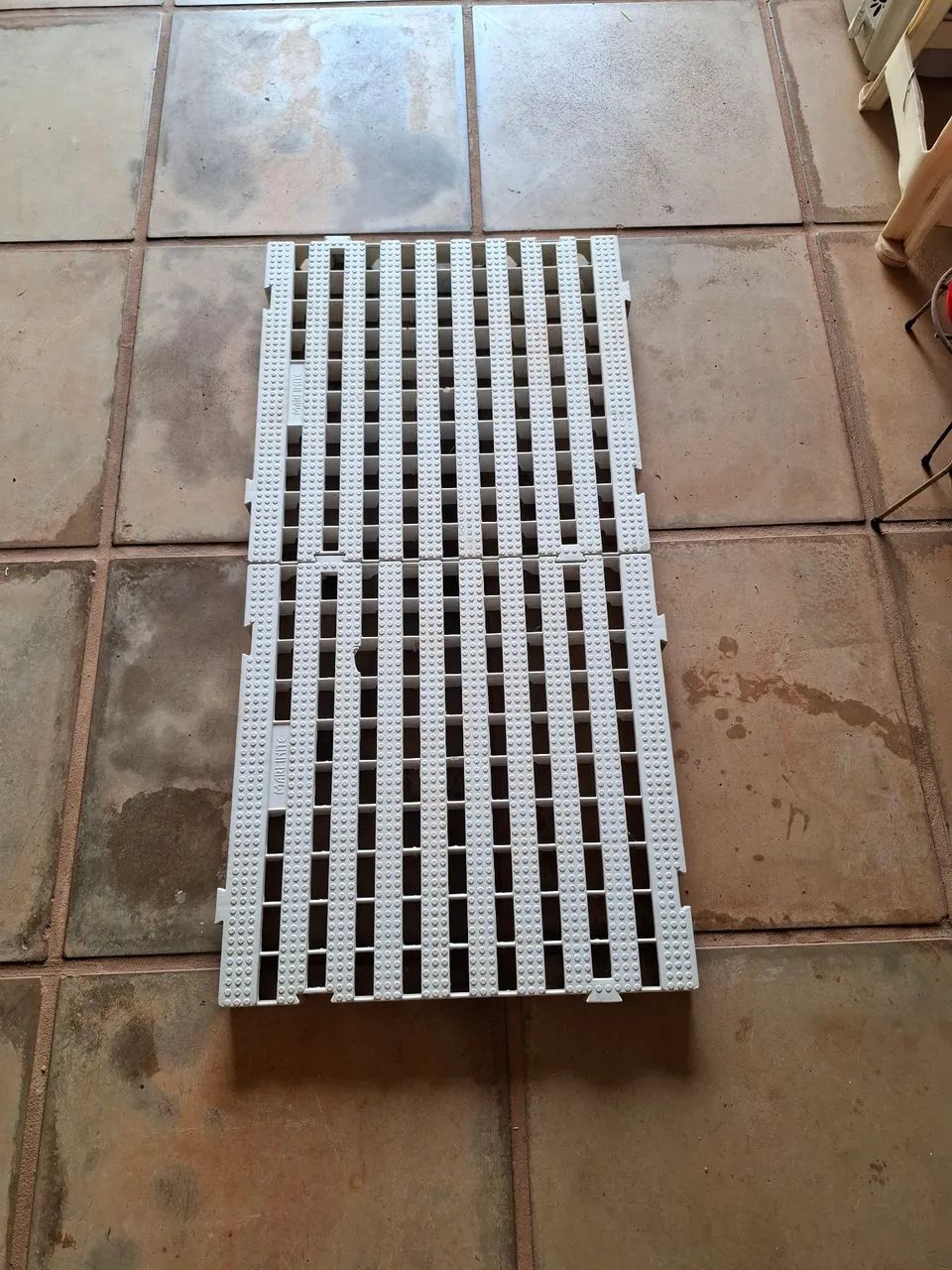 Pallet MARFINITE branco (100cm x 50cm de 5 cm de altura) 
