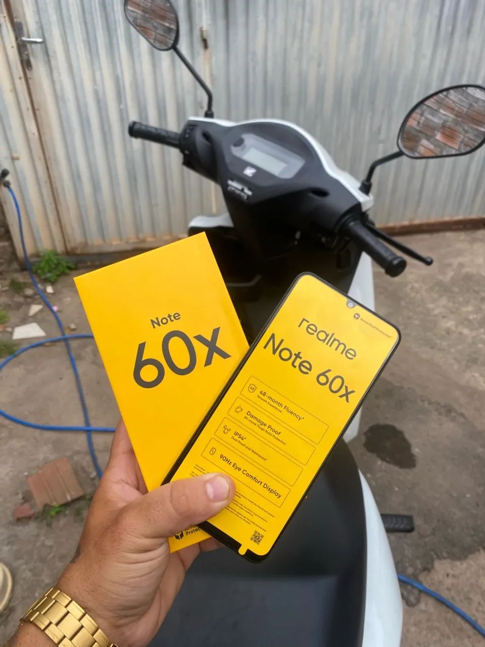 Note Realme 60x