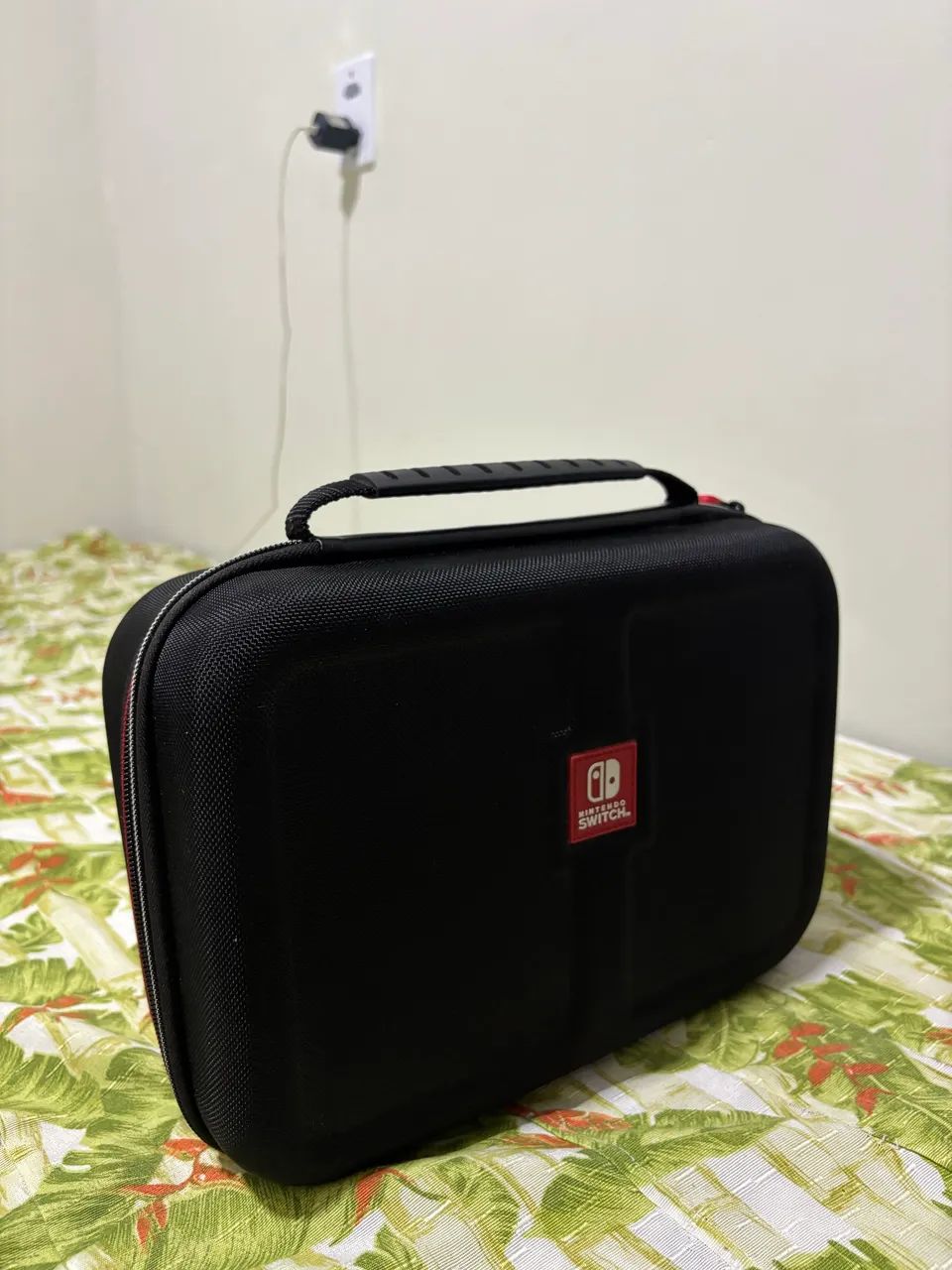 Nintendo Switch OLED + Controle Extra + Maleta | Conservado e Aceito proposta  - Foto 4