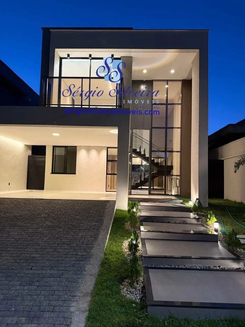 Casa na Cidade Alpha com 4 suítes - Eusébio