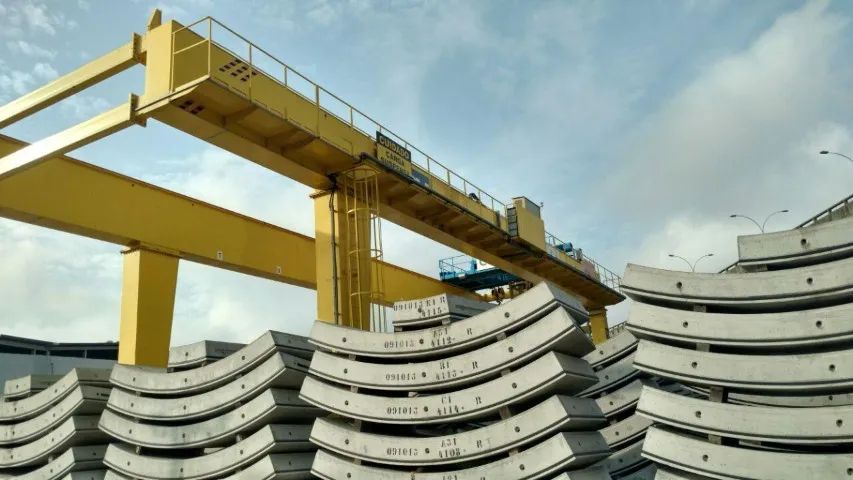 PONTE ROLANTE PÓRTICO 45 TONELADAS - CSM COM DOCUMENTAÇÃO - Foto 4