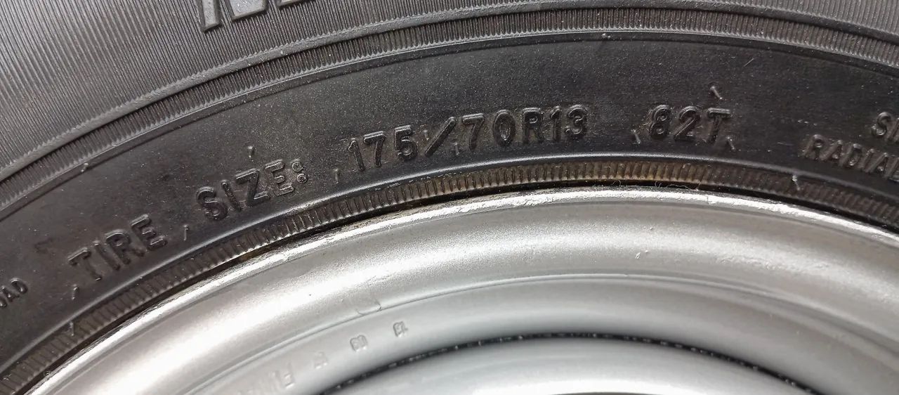 Roda com pneu  - Foto 3