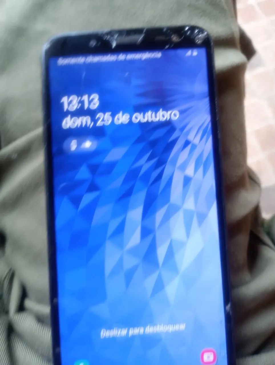 J6 usado trincado mais funcionando perfeitamente 