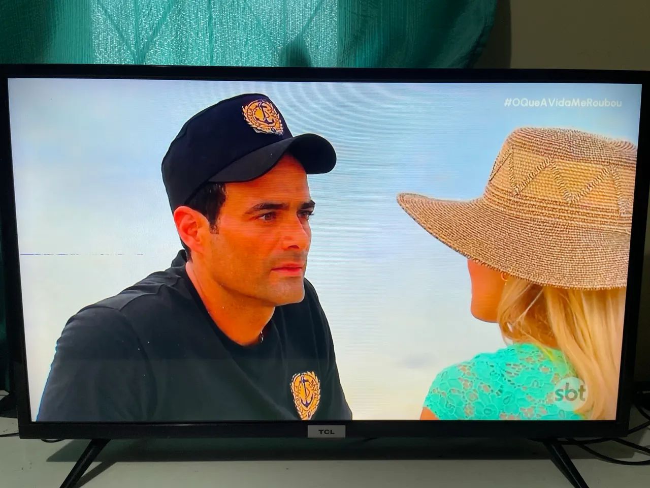 Tv 32 Smart Tcl (listrinha na tela) - Foto 2