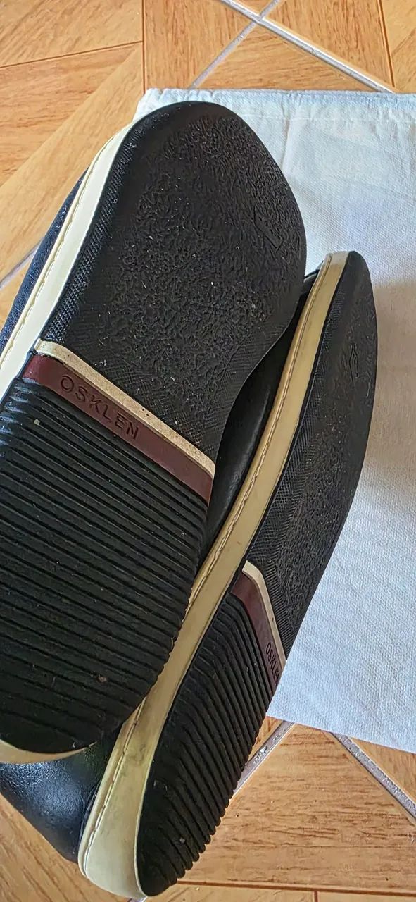 2 tenis couro osklen 40  - Foto 3
