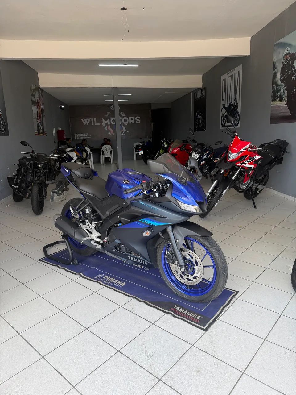 R15 2025 4 mil Km troco e financio 