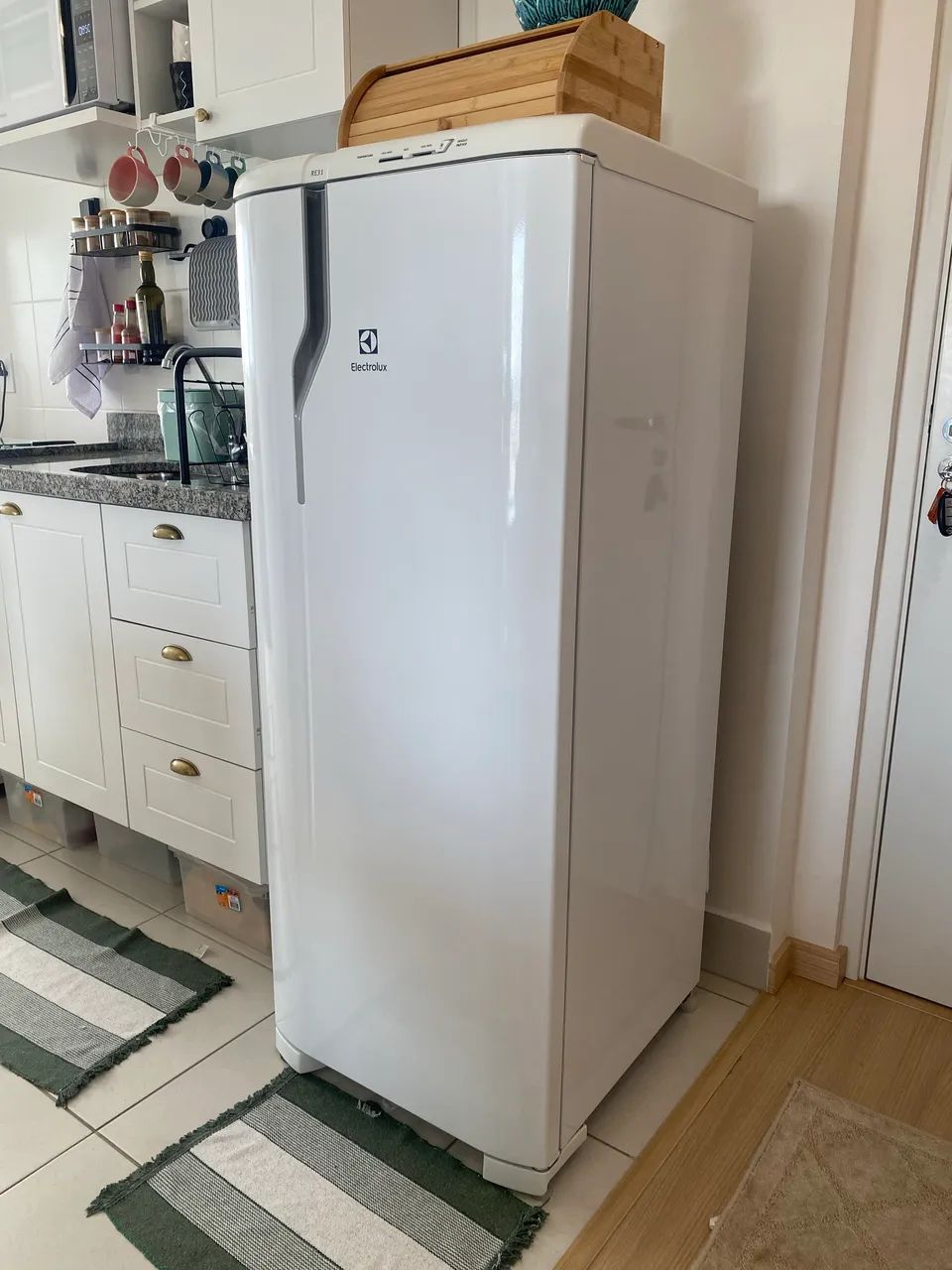 Geladeira Eletrolux RE31 240l  - Foto 2