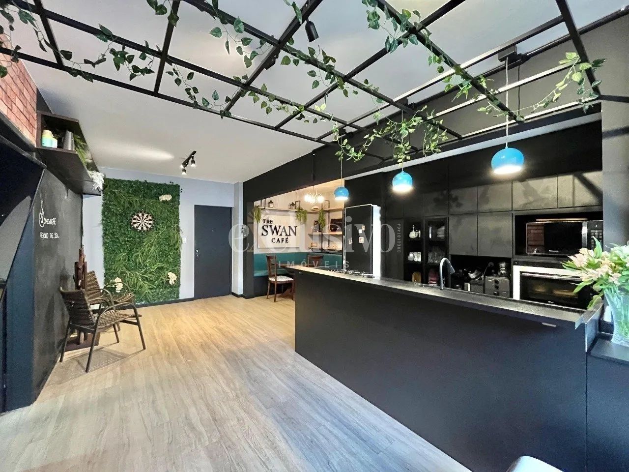 Apartamento 2 Dormitórios com Suíte em Coqueiros - Reformado - Foto 4