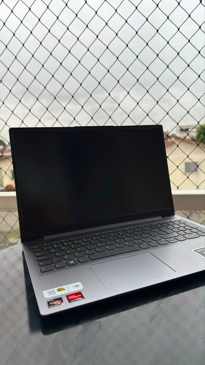 Lenovo IdeaPad 3 - Ryzen 5 | 8GB RAM | SSD 256GB