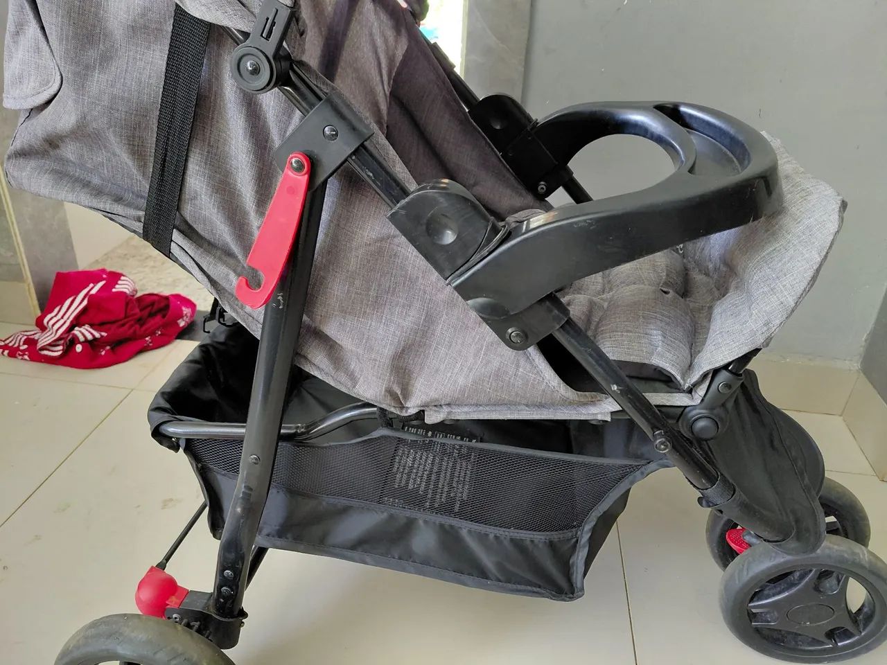 Vende-se  carrinho de bebê  - Foto 4