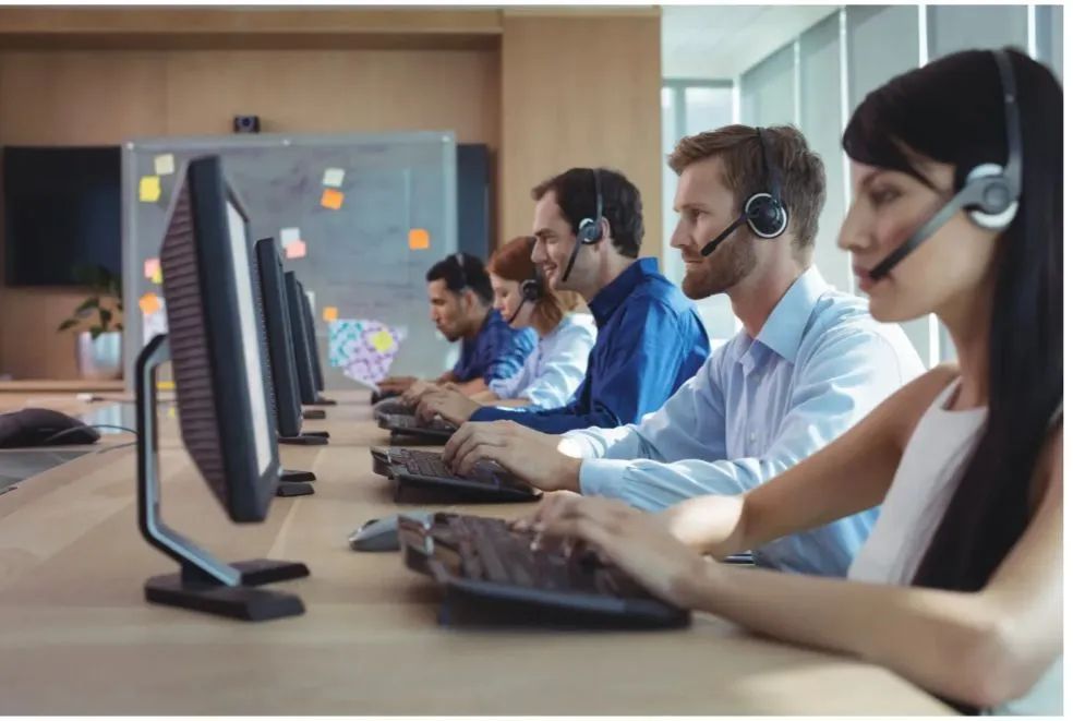 Operador de call center com experiência em vendas 