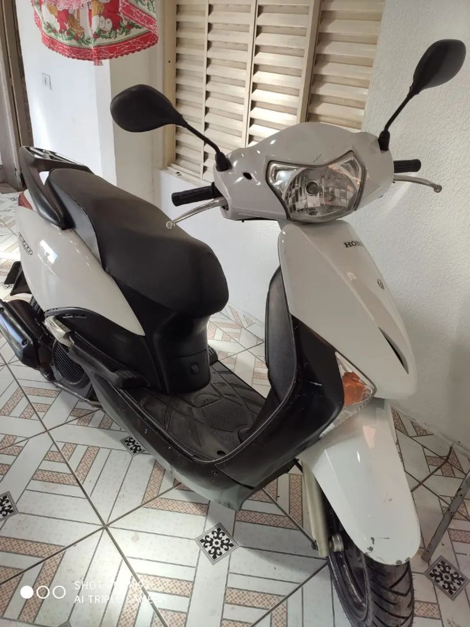 Honda lead 110 conservada 