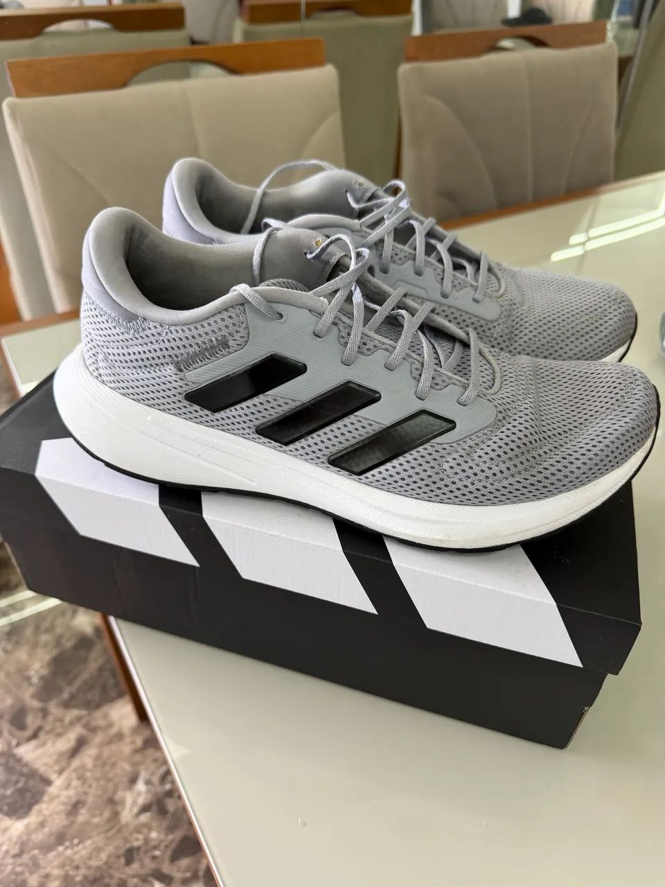 Tênis adidas 