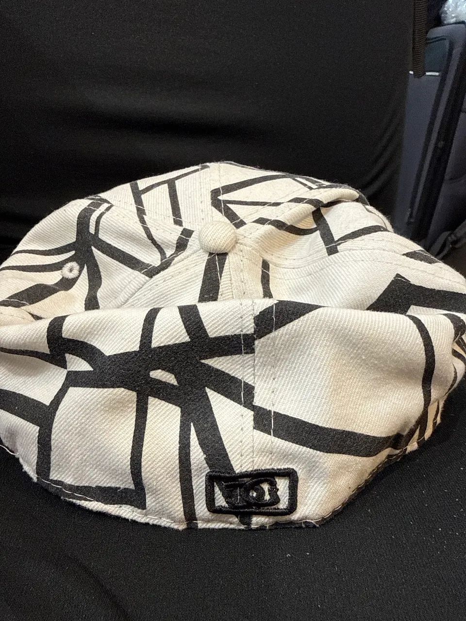 Bone DC Sho e Co USA / New era - Tam 7, 5/8 - importado - Foto 3