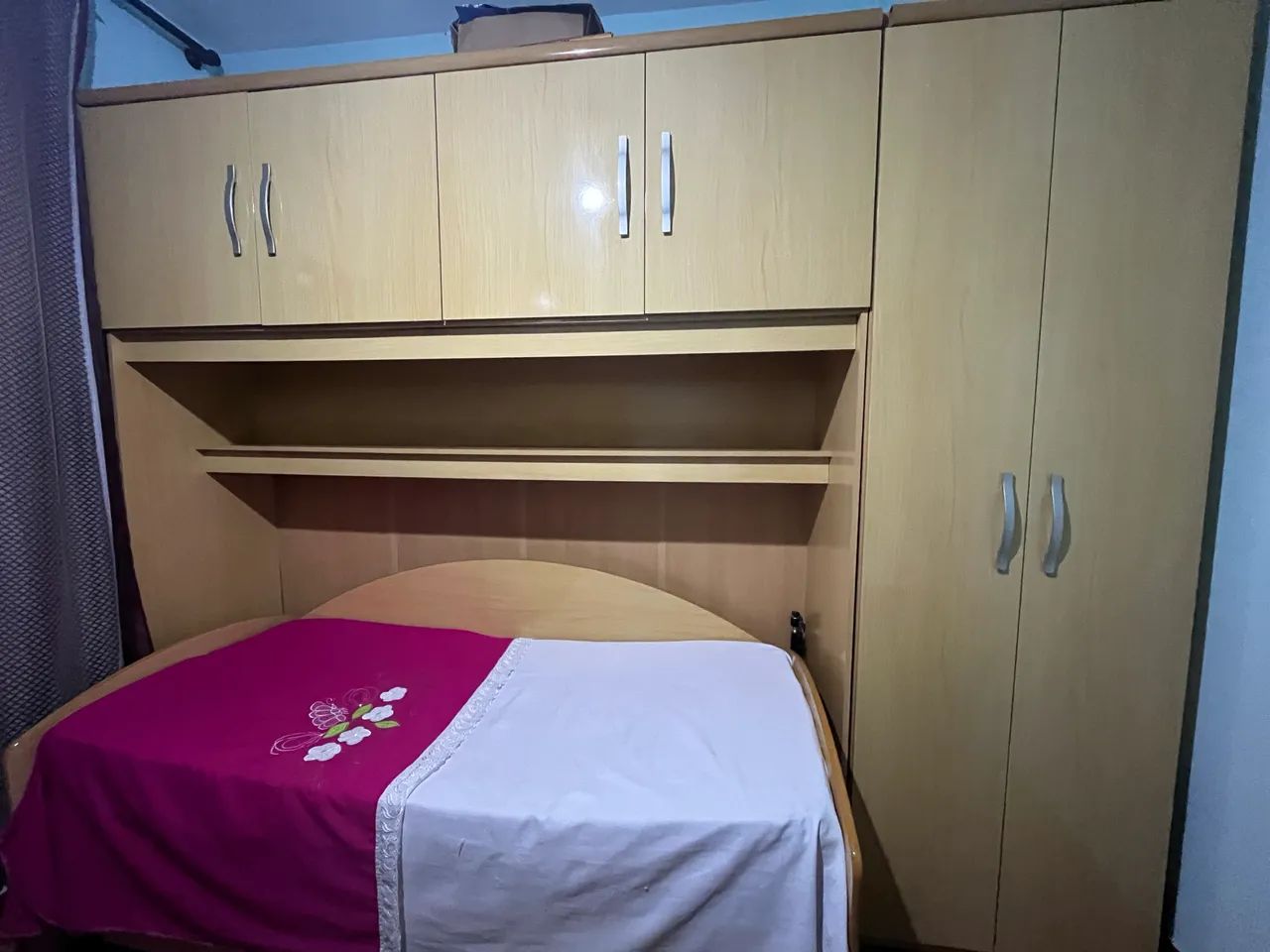Guarda-roupa com cama + Escrivaninha - Foto 2