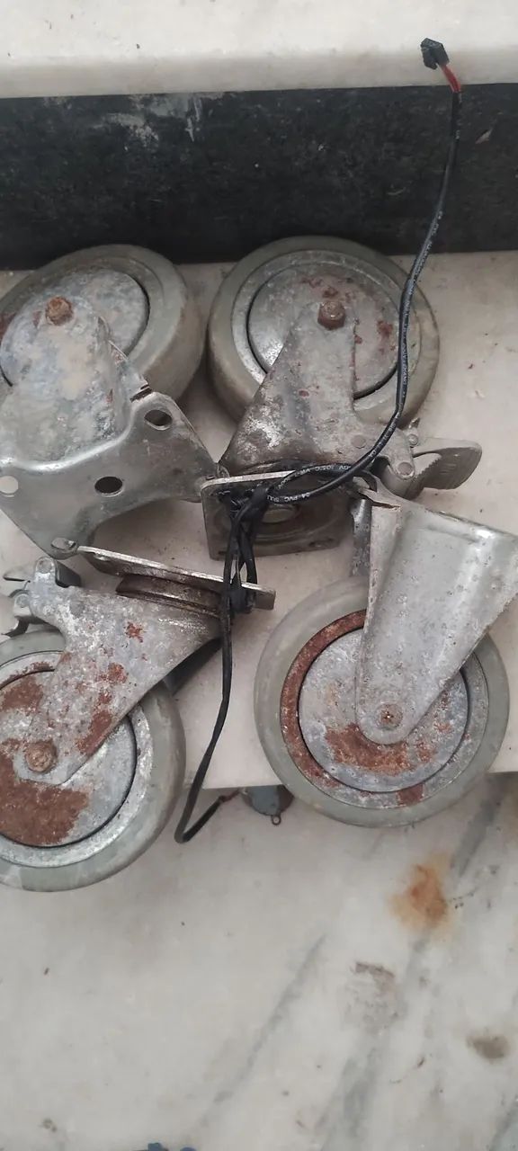 RODAS BORRACHA E AÇO  - Foto 2