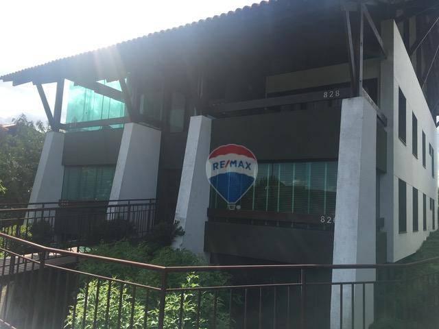 Apartamento Duplex com 4 dormitórios à venda no Portal de Gravatá