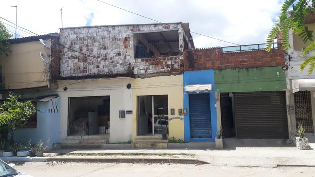 Duas casas grandes com 4 e 5 quartos mas 7 pontos comerciais para vender na iputinga - Foto 9