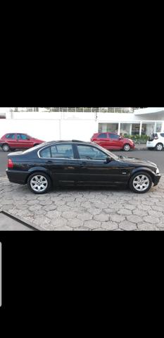 BMW 323i