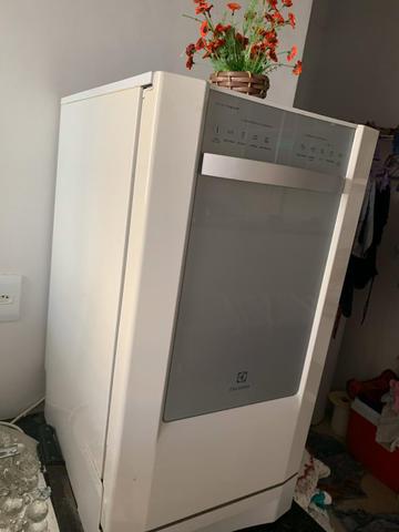 Lava louças semi nova Eletro Lux