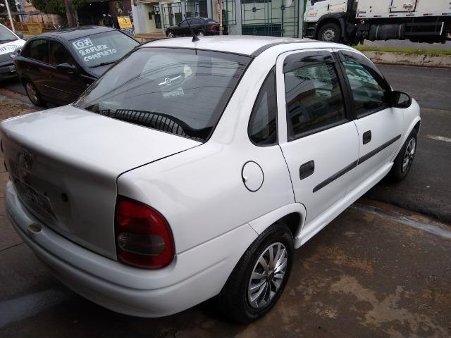 Classic Sedan 1.0 4p Life Alcool 2005 Branco - Foto 2