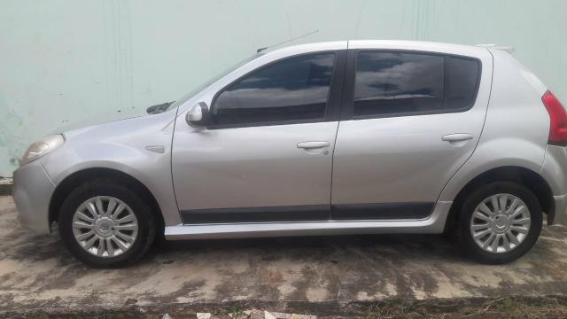 Sandero - Foto 3