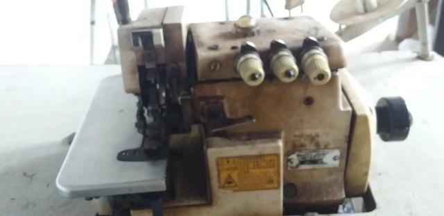 Máquina Overlok usada ,mais funcionando perfeitamente,motivo da venda viagem - Foto 2