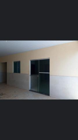 Vende se uma casa mais 4 barracões - Foto 4