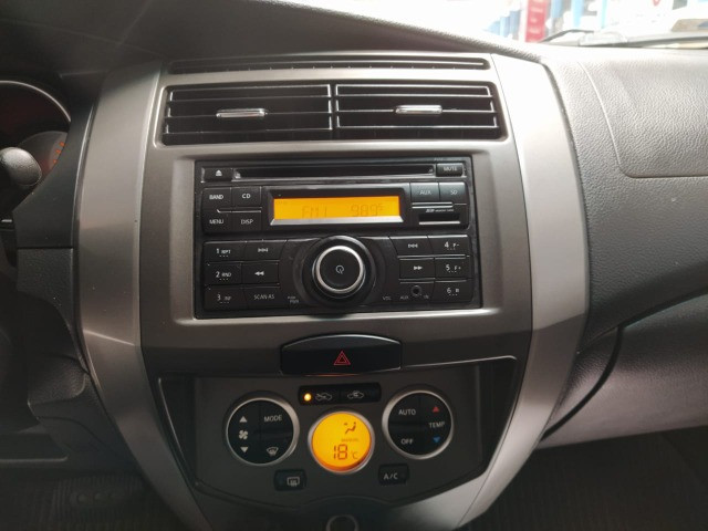 Nissan Grand Livina 1.8 SL Automática 2014 - Foto 11