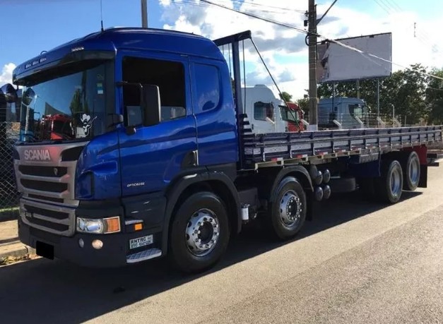 SCANIA P310 BITRUCK 8X2 CARGA SECA 2013