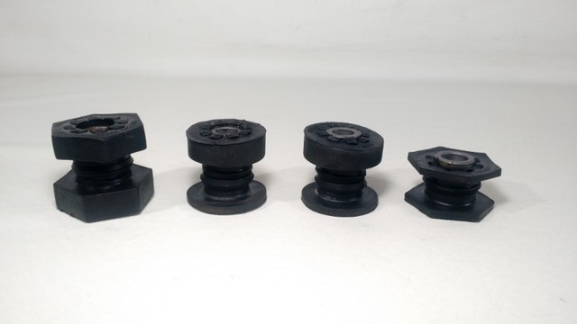 Borracha Coxim Travessa Inferior Do Motor Jac J3 - Foto 2
