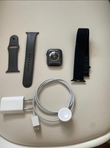 apple watch s4 44mm gps