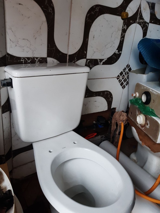 Vaso acoplado celite série luxo semi novo - Foto 2