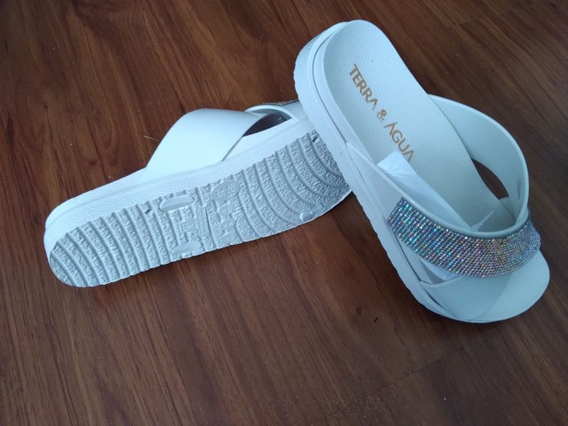 chinelo confort terra e água Branco com pedrinhas ortopédico - entrego  - Foto 2
