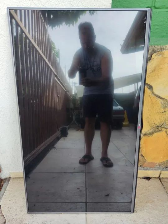 TV LG 49" - tela quebrada - Foto 4