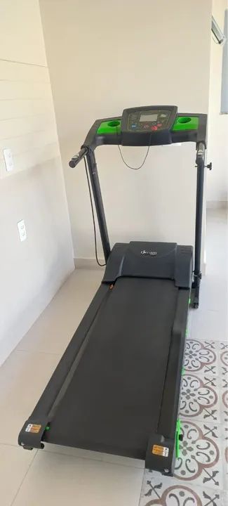 Esteira Elétrica Semi-Nova - Ótima para Treinar em Casa