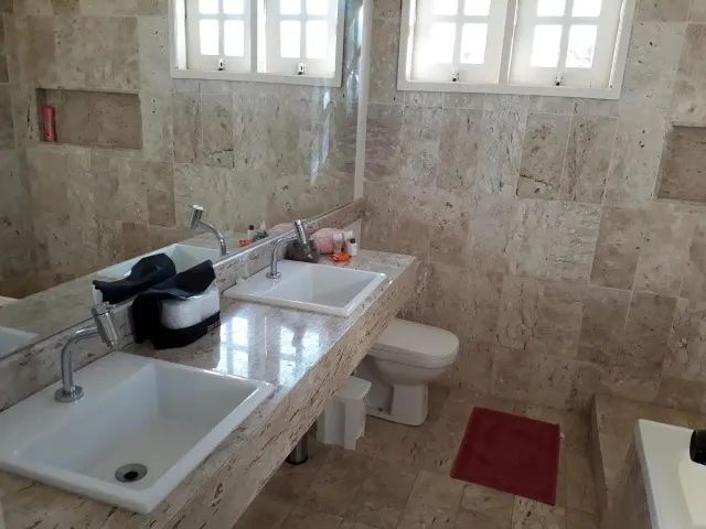 Alugo casa mobiliada com 4 suites, deck com piscina na praia do Porto das Dunas - Foto 2