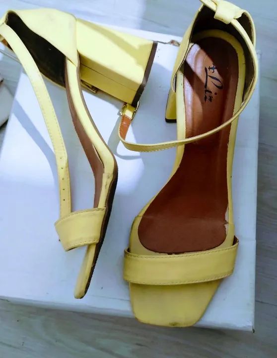 Lote Sandálias n°39  - Foto 4