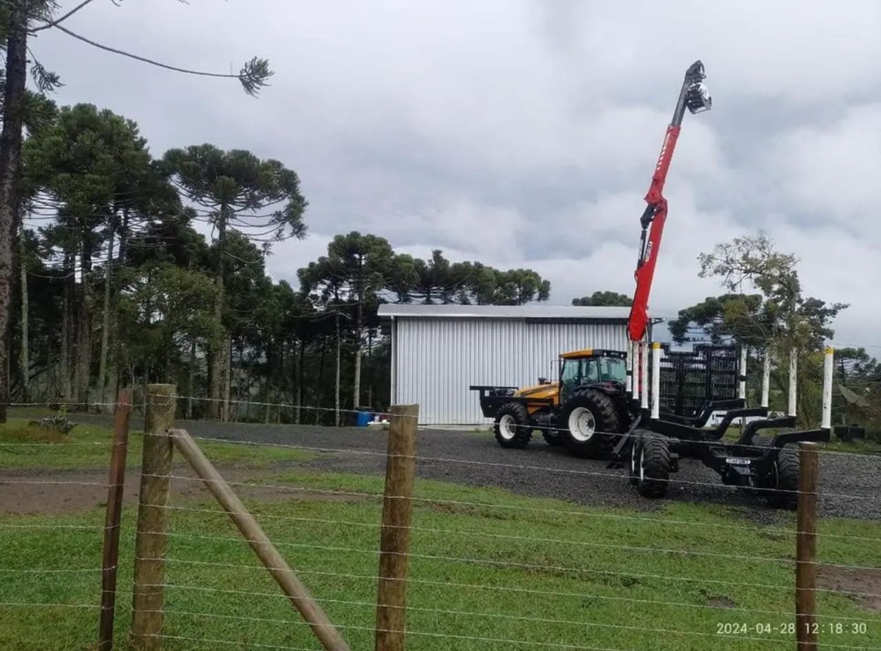 Trator Autocarregavel Valtra BH 180 com Munck Florestal H-fort - Foto 2