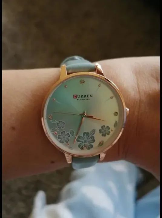 Relógio Curren Feminino Pulseira de Couro 