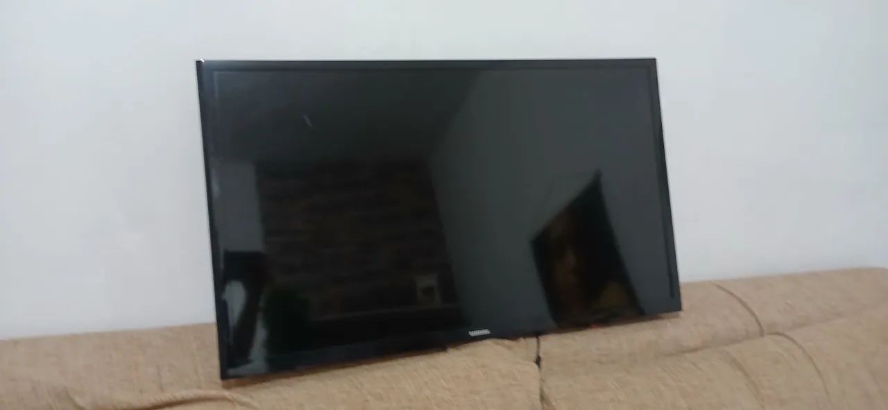 TV Samsung 32' (sem imagem e sem som)