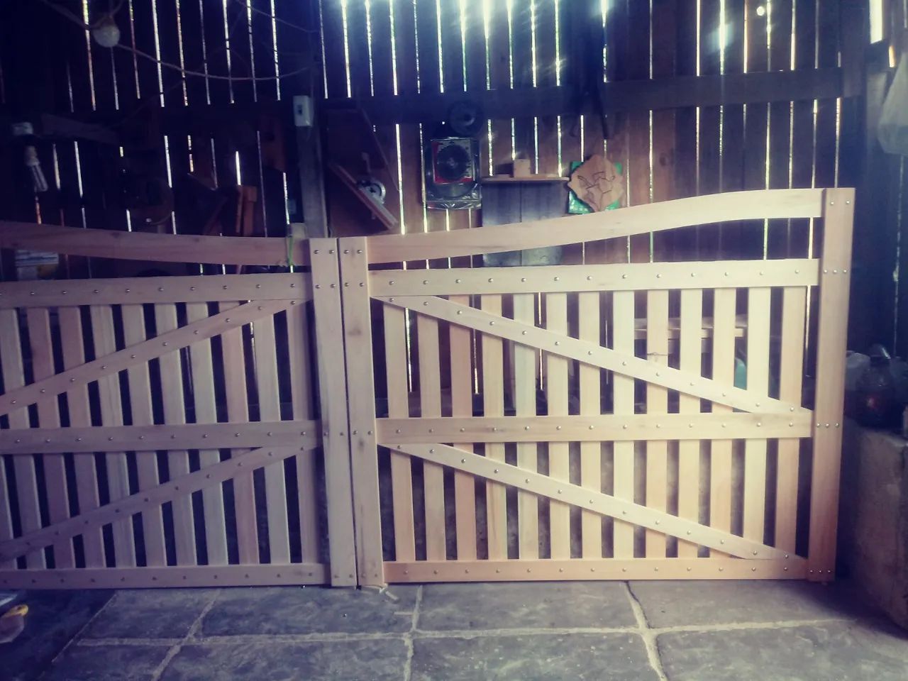 Portão de madeira para segurança residencial - Foto 3