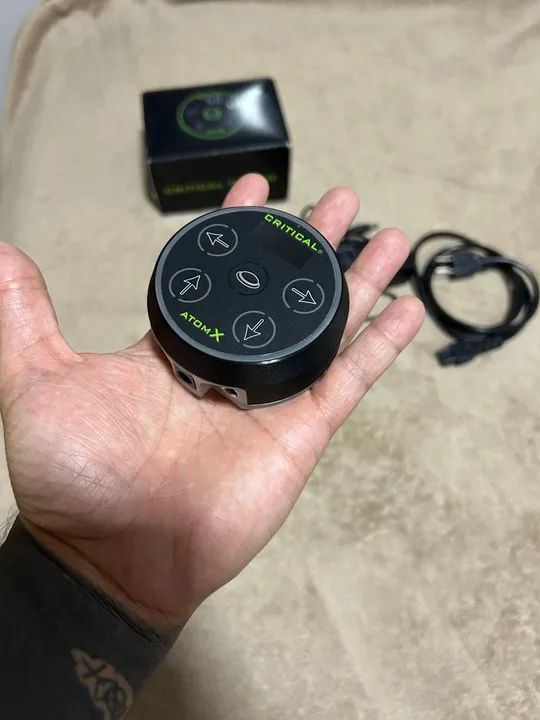 Fonte Critical Tattoo AtomX