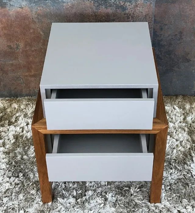 Mesa de Cabeceira com duas gavetas - Foto 3