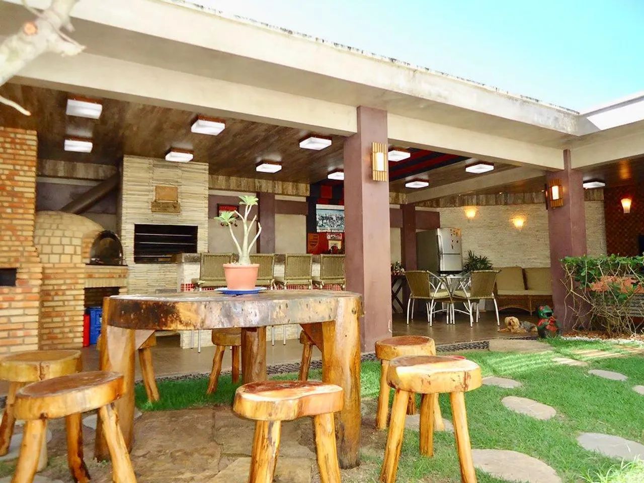 Casa duplex em Fortaleza, 242 m² área construída, 05 suítes, deck completo, 06 vagas - Foto 2