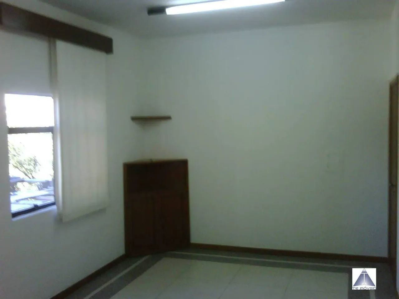 SALA EM FRENTE AO COLÉGIO PIO XII COM 22M2 ! - Foto 2