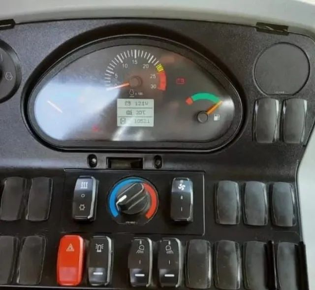 Retroescavadeira Caterpillar 2017 - Foto 5