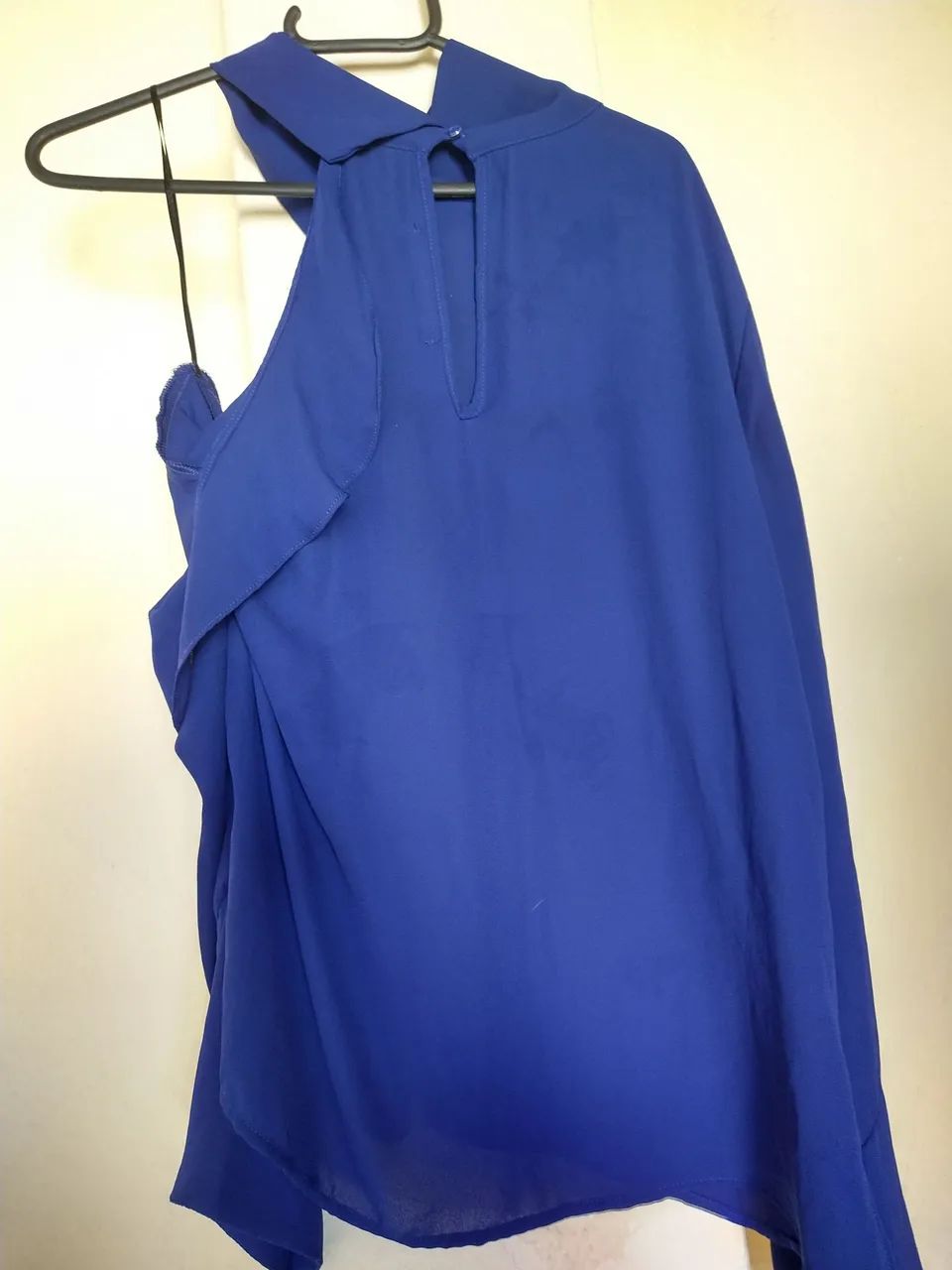 Blusa Shoulder Azul M - ombro único, elegante e impecável - Foto 4