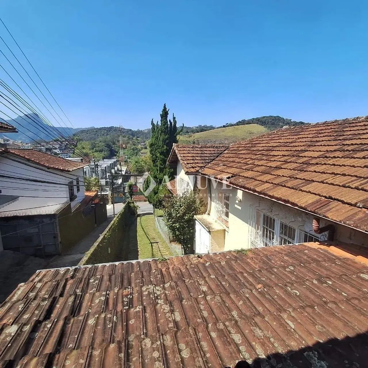 Casa à venda 3 Quartos, 3 Suites, 4 Vagas, 980M², Valparaíso, Petrópolis - RJ